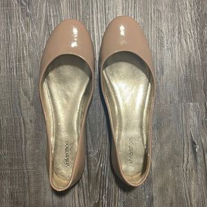 Nude Flats